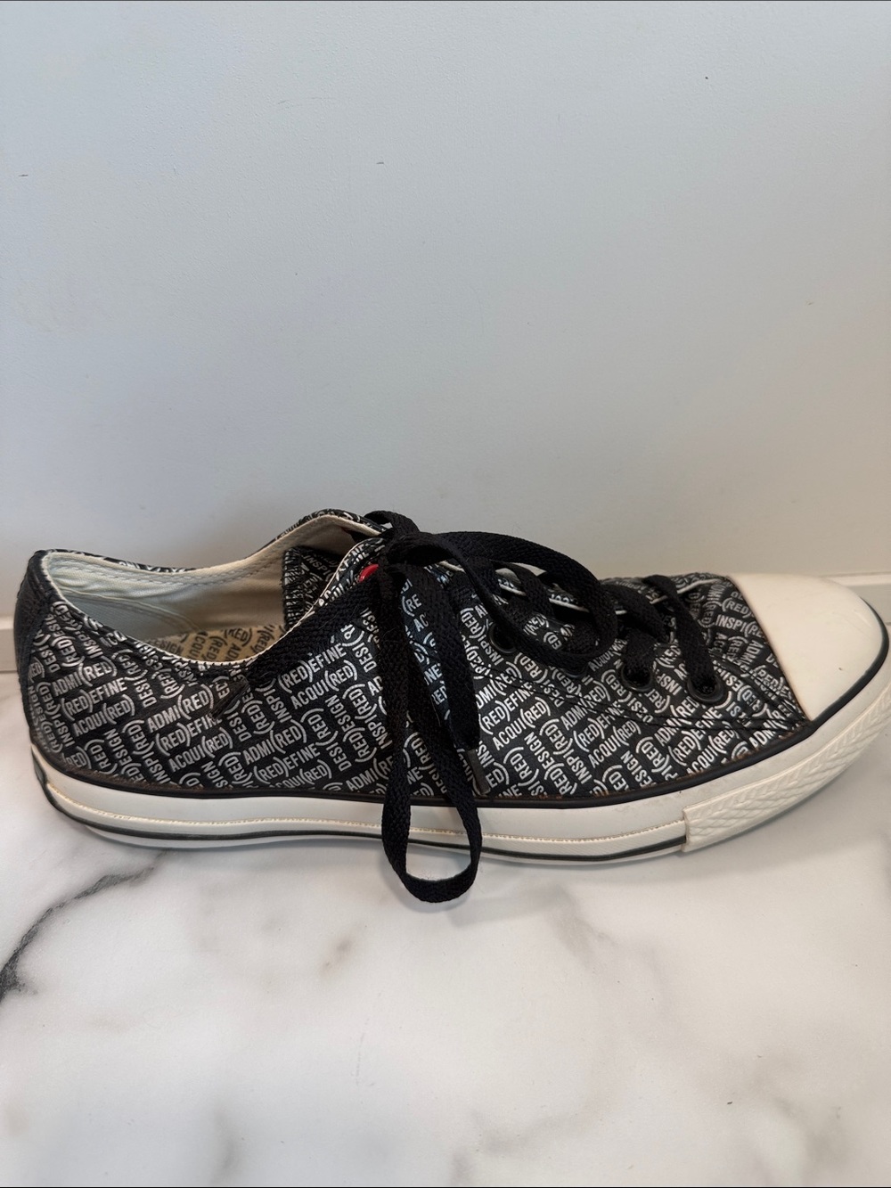 Converse Chuck Taylor Low PRODUCT RED Typographical Black Leather Size 7 Men’s